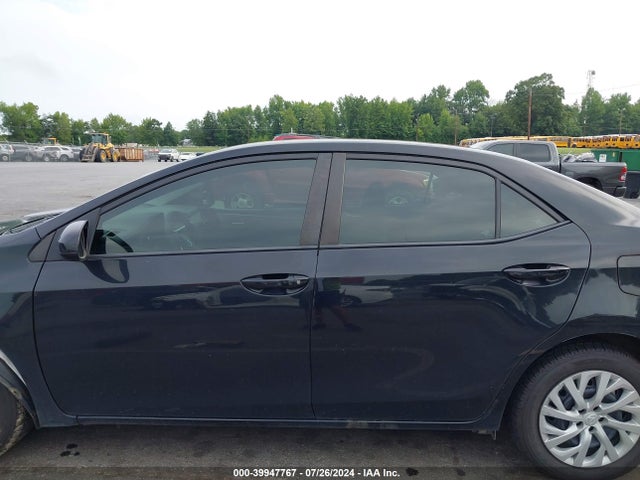 Toyota COROLLA LE 2018 5YFBURHE8JP759472 Image 14