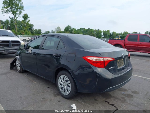 Toyota COROLLA LE 2018 5YFBURHE8JP759472 Image 3