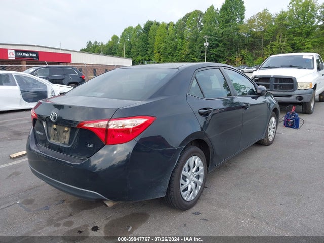 Toyota COROLLA LE 2018 5YFBURHE8JP759472 Image 4
