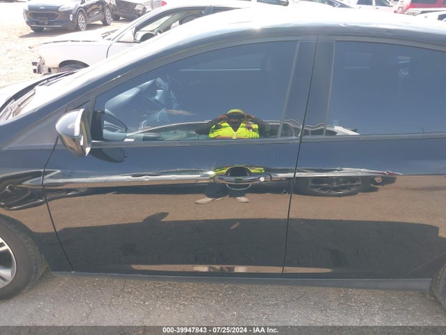 Ford FOCUS SE 2018 1FADP3F21JL223578 Image 14