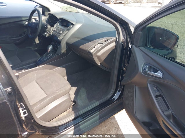 Ford FOCUS SE 2018 1FADP3F21JL223578 Image 5