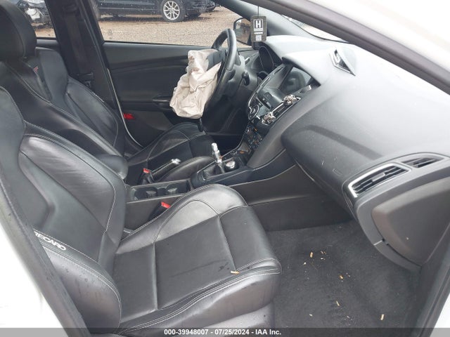Ford FOCUS ST 2016 1FADP3L90GL362904 Image 5