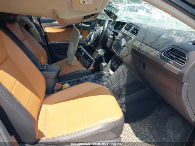 3VV2B7AX6JM139122 Volkswagen Tiguan 2.0t Se/2.0t Sel