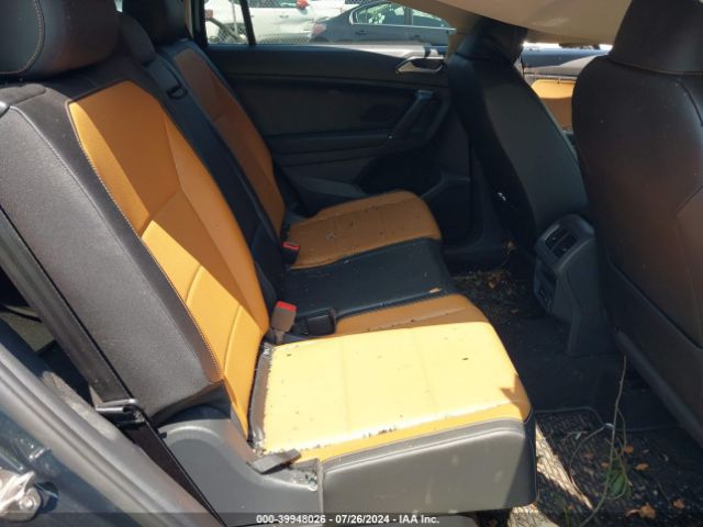 3VV2B7AX6JM139122 Volkswagen Tiguan 2.0t Se/2.0t Sel