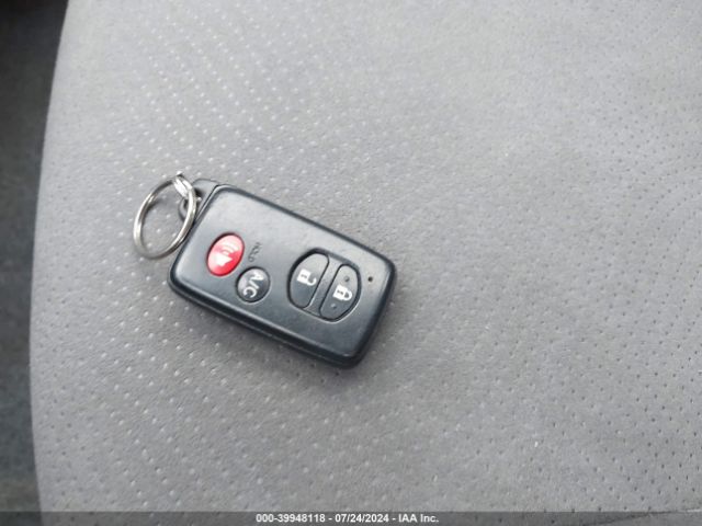 JTDKN3DPXE3059811 Toyota Prius Plug-in Advanced