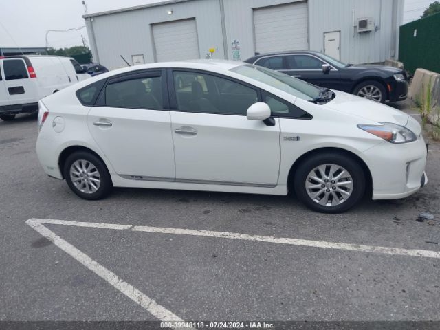 JTDKN3DPXE3059811 Toyota Prius Plug-in Advanced