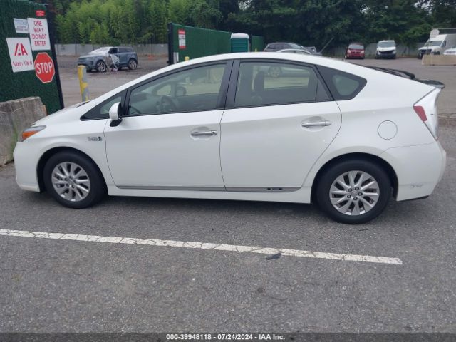 JTDKN3DPXE3059811 Toyota Prius Plug-in Advanced