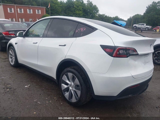 2023 TESLA MODEL Y 7SAYGDEE2PA188882 Photo 2