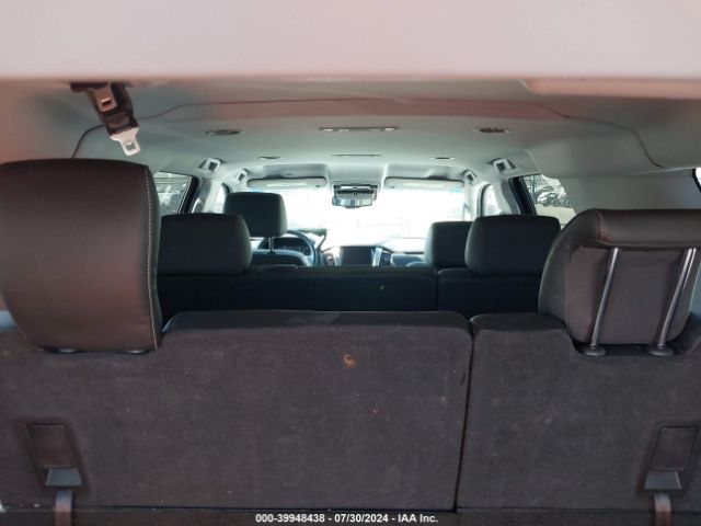 1GNSKHKC4JR328647 Chevrolet Suburban Lt