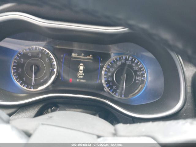 1C3CCCFB0HN505618 Chrysler 200 Touring