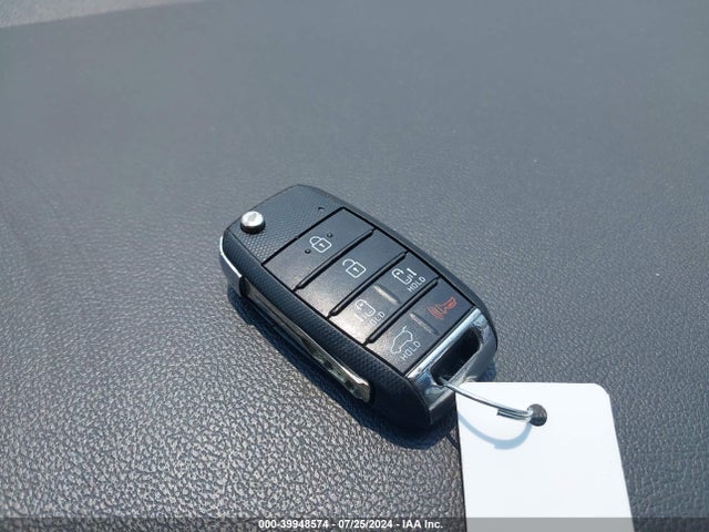 KIA SEDONA LX 2016 KNDMB5C16G6112015 Image 11
