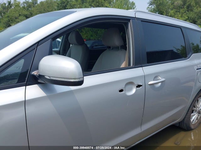 KIA SEDONA LX 2016 KNDMB5C16G6112015 Image 6