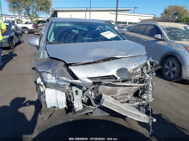 Toyota Prius Plug-in Advanced 2014 JTDKN3DP2E3064470 Image 13