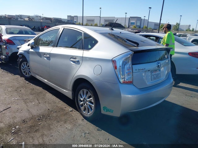 Toyota Prius Plug-in Advanced 2014 JTDKN3DP2E3064470 Image 3