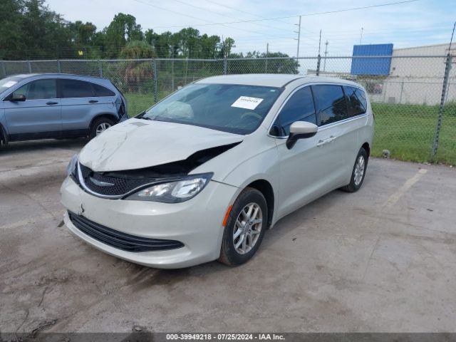 2C4RC1DG6HR588323 Chrysler Pacifica Touring