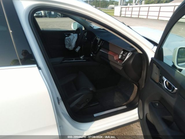 YV4L12RA5P1294885 Volvo Xc60 B5 Ultimate Bright Theme