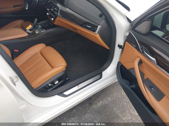 WBAJE7C5XJG891054 BMW 540i Xdrive