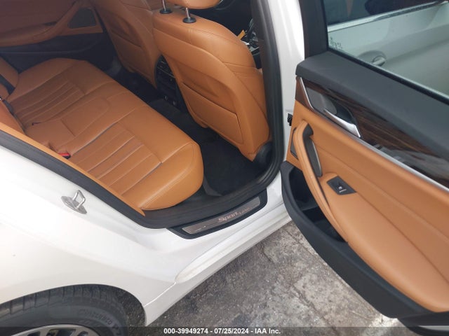 WBAJE7C5XJG891054 BMW 540i Xdrive