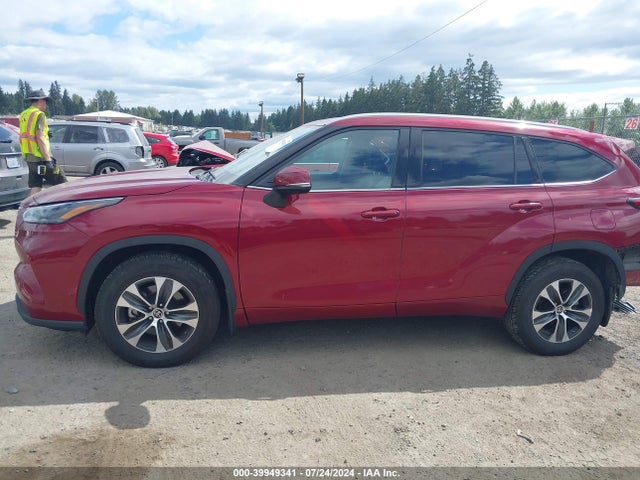 Toyota Highlander Xle 2022 5TDGZRBH3NS567268 Image 15