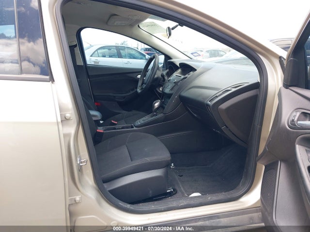 1FADP3F25HL206437 Ford FOCUS SE