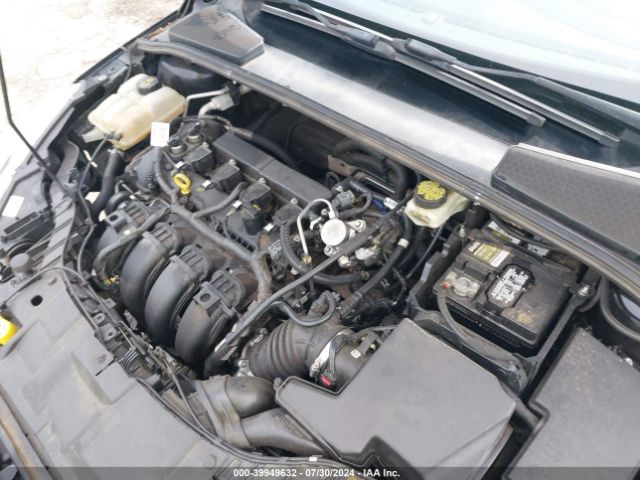 1FADP3F25HL227594 Ford FOCUS SE
