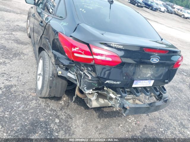 1FADP3F25HL227594 Ford FOCUS SE