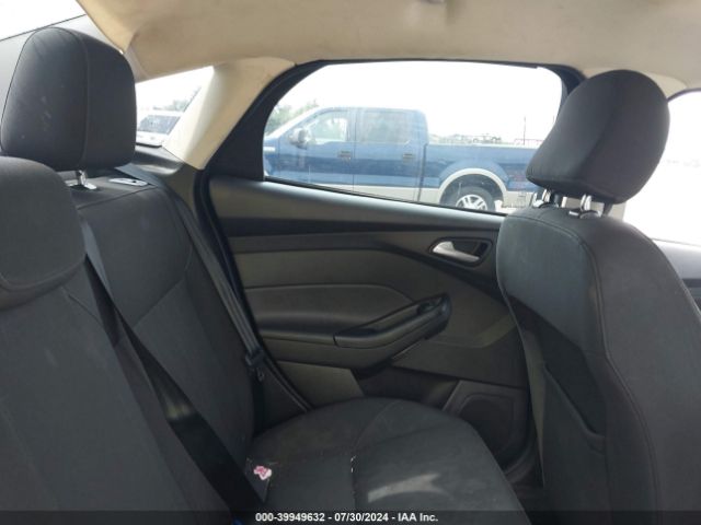1FADP3F25HL227594 Ford FOCUS SE