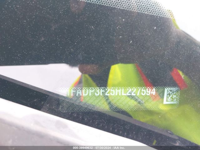 1FADP3F25HL227594 Ford FOCUS SE