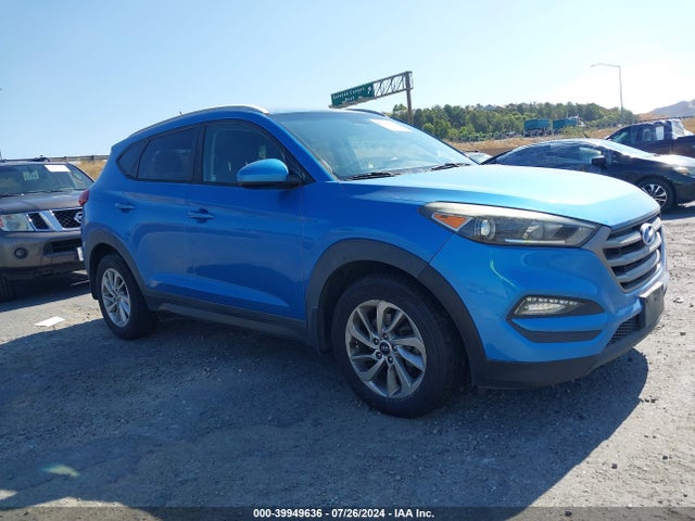 2016 KM8J33A43GU225168 main image