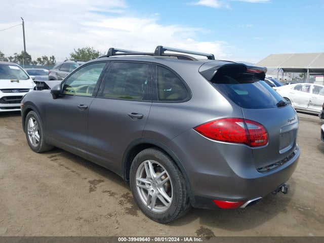 2012 PORSCHE CAYENNE WP1AB2A28CLA50978 Photo 2