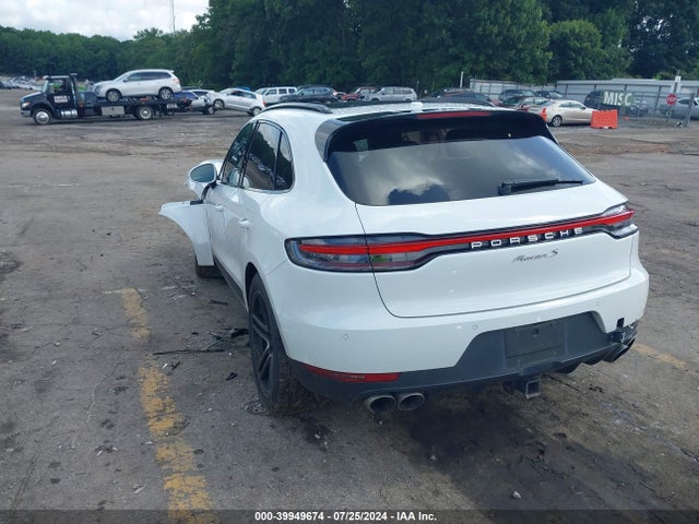 2021 PORSCHE MACAN WP1AB2A59MLB35436 Photo 2