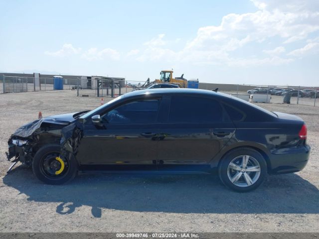 1VWAT7A37FC031599 Volkswagen Passat 1.8t Wolfsburg Edition