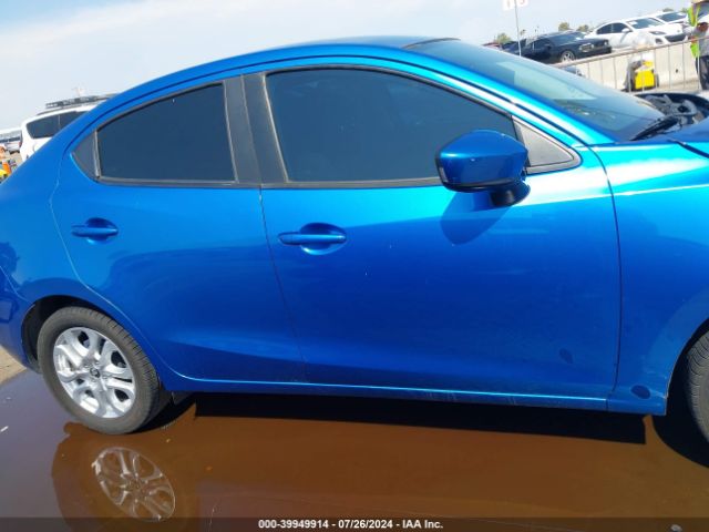 3MYDLBYV2JY322541 Toyota YARIS IA
