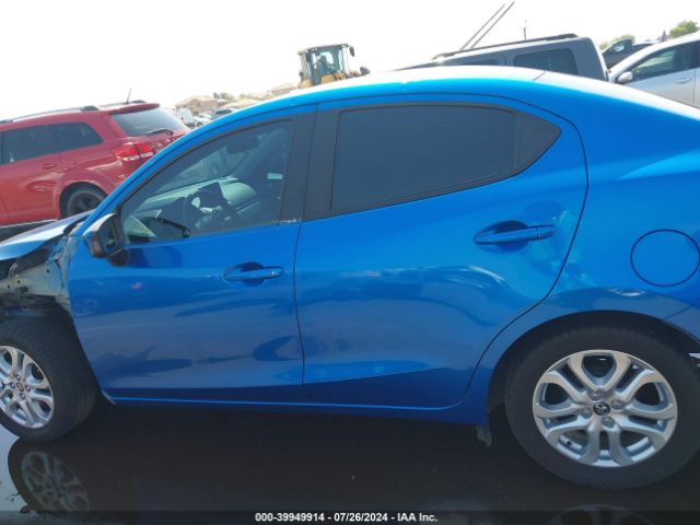 3MYDLBYV2JY322541 Toyota YARIS IA