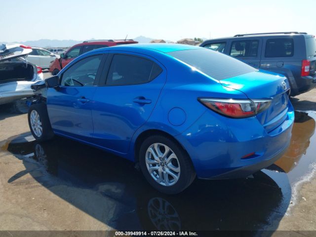 3MYDLBYV2JY322541 Toyota YARIS IA