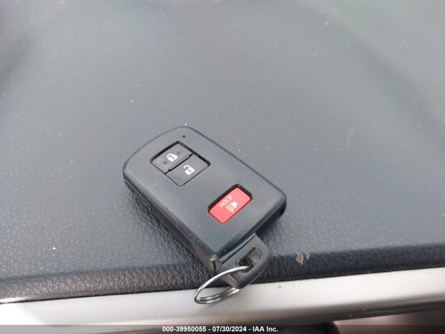 Toyota Rav4 Xle 2018 JTMWFREV8JJ199330 Image 11