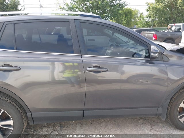 Toyota Rav4 Xle 2018 JTMWFREV8JJ199330 Image 13
