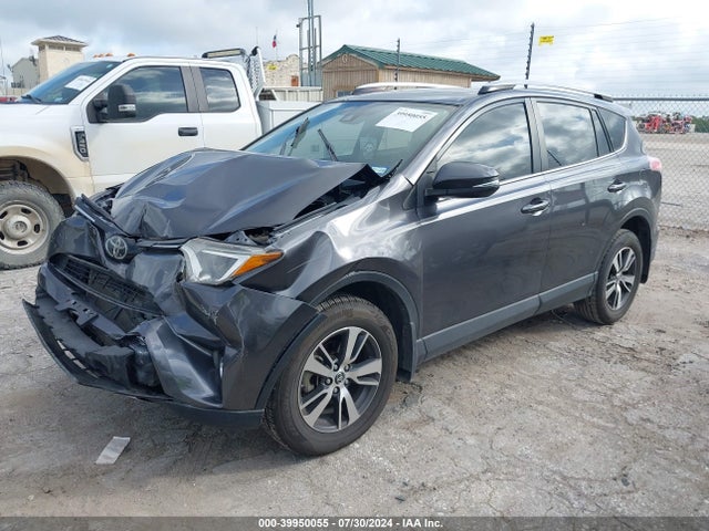 Toyota Rav4 Xle 2018 JTMWFREV8JJ199330 Image 2