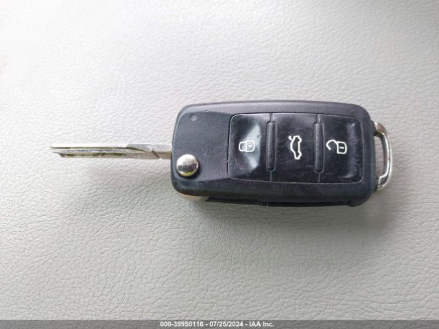 1VWAT7A31GC058119 Volkswagen Passat 1.8t R-line W/comfort Pkg