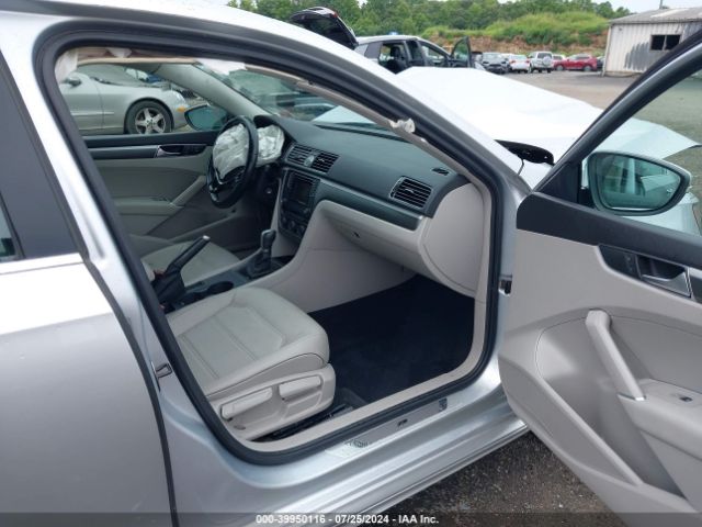 1VWAT7A31GC058119 Volkswagen Passat 1.8t R-line W/comfort Pkg