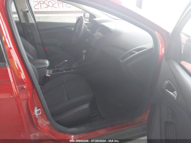 1FADP3FE3JL322011 Ford FOCUS SE