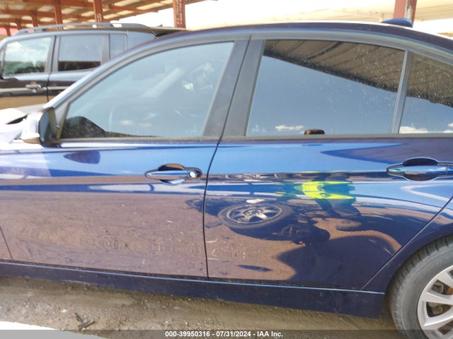 BMW 320i Xdrive 2017 WBA8A3C52HK691845 Image 13