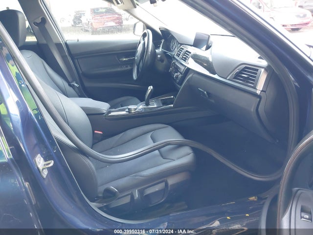 WBA8A3C52HK691845 BMW 320i Xdrive