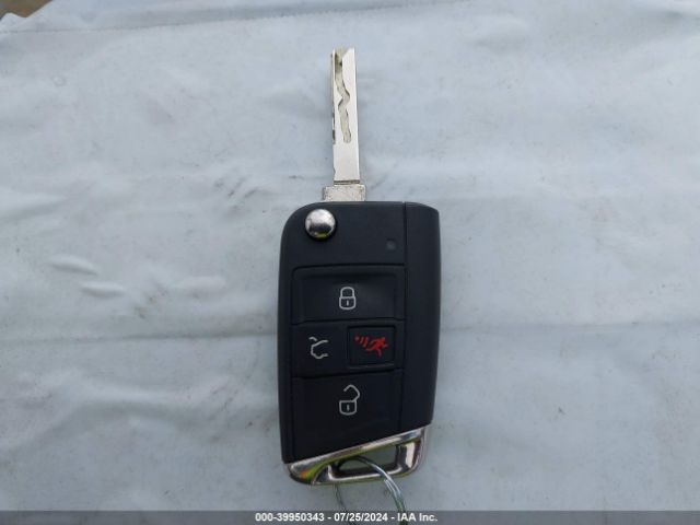 3VV2B7AX5JM160236 Volkswagen Tiguan 2.0t Se/2.0t Sel