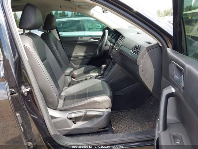 3VV2B7AX5JM160236 Volkswagen Tiguan 2.0t Se/2.0t Sel