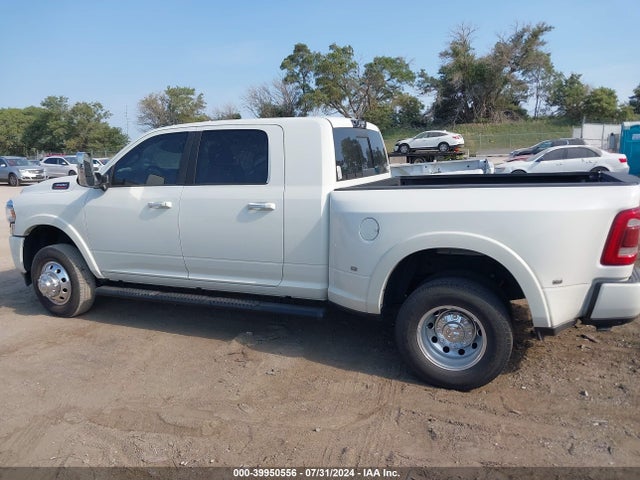 Продажа на аукционе авто 2022 Ram 3500 Laramie Mega Cab 4x4 6'4 Box, vin: 3C63RRML0NG421237, номер лота: 39950556