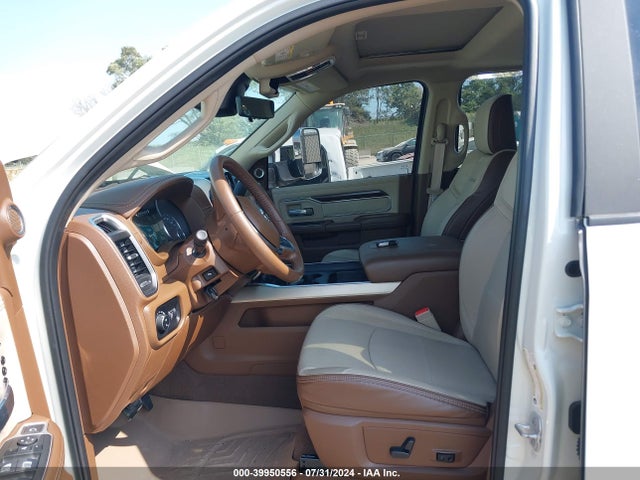 Продажа на аукционе авто 2022 Ram 3500 Laramie Mega Cab 4x4 6'4 Box, vin: 3C63RRML0NG421237, номер лота: 39950556