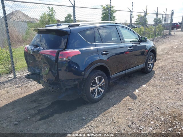 Toyota Rav4 Xle 2017 JTMRFREV7HJ111469 Image 4