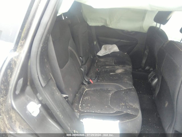 1C4PJLCB4FW721566 Jeep Cherokee Latitude