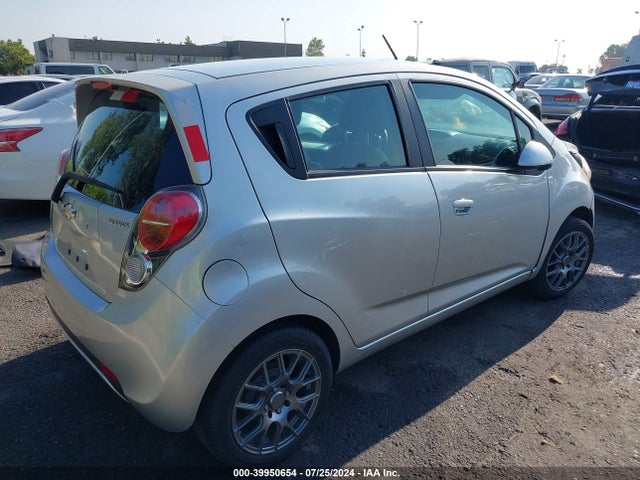Chevrolet Spark 1lt Auto 2014 KL8CD6S95EC521925 Image 4